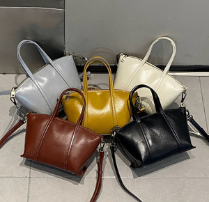 Bolso tote de gran capacidad, estilo nuevo, sencillo y casual para el trabajo, bolso bandolera de cuero genuino de vaca para mujer. - Product Image 6