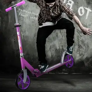 Moderno Design innovativo cina prezzo di fabbrica scorrevole auto ragazzo ragazza a quattro ruote Kick Kid Scooter