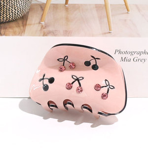 Pinces à cheveux en forme de cerise pour femmes, pinces à cheveux fins, en forme de <span class=keywords><strong>crabe</strong></span>, en résine coréenne, <span class=keywords><strong>rose</strong></span>, vente en gros, nouvelle collection - Product Image 1