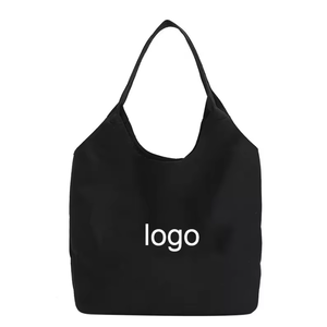 Bolso de hombro para mujer al por mayor, barato, con un lindo estampado de oso, bolso de mano de lona reutilizable y ecológico para compras. - Product Image 1