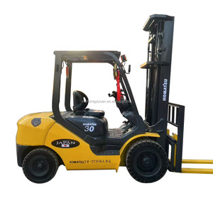 Chariot élévateur Komatsu d'occasion, 3 tonnes, hauteur <span class=keywords><strong>de</strong></span> levage <span class=keywords><strong>de</strong></span> 4,5 mètres, fabriqué au Japon, moteur <span class=keywords><strong>de</strong></span> haute <span class=keywords><strong>qualité</strong></span>, excellent <span class=keywords><strong>rapport</strong></span> <span class=keywords><strong>qualité</strong></span>-<span class=keywords><strong>prix</strong></span>. - Product Image 1