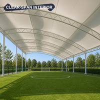 Couverture de terrain de futsal en membrane, structure en acier multi-arche ondulée, imperméable, résistante aux UV, translucide, sur mesure