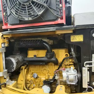 Miniexcavadora Usada Caterpillar 304 304C 304Ccr de 4 Toneladas Fabricada en Japón, Excavadora CAT 304 con Motor, Engranajes Hidráulicos, al Mejor Precio - Product Image 5