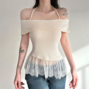 Camiseta de punto de manga corta con cuello halter y hombros descubiertos con encaje y bloques de color para mujer, top de moda casual y versátil - Product Image 2