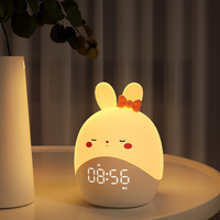 Vente en gros de lampes de nuit en silicone mignonnes avec réveil numérique pour enfants