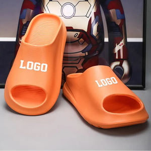 Pantoufles de haute qualité personnalisées unisexe de créateur pour hommes Eva nuage en mousse sandales originales avec logo pour hommes et femmes vente en gros - Product Image 2