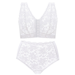 Conjunto de sujetador sexy de encaje fino para uso diario para mujer, tallas grandes C D E, con diseño hueco, transparente, sin costuras y con tirantes ajustables. - Product Image 3