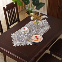 Nappe de table en dentelle creuse soluble dans l'eau de style vintage blanc en gros, élégante décoration florale pour la maison, chemin de table pour mariage