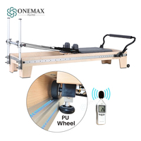 Reformer de Pilates ONEMAX personnalisable en bois d'érable blanc, équipement d'entraînement durable pour studio de yoga et de Pilates