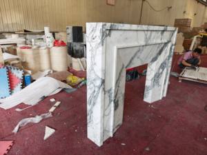 Cornice <span class=keywords><strong>per</strong></span> <span class=keywords><strong>Caminetto</strong></span> a <span class=keywords><strong>Carbone</strong></span> in Marmo Bianco Arabescato Levigato, Design Contemporaneo Personalizzato <span class=keywords><strong>per</strong></span> Appartamenti e Ville - Product Image 4