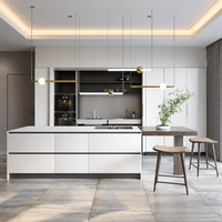 Meubles de cuisine modernes en bois sur mesure avec îlot central, placards de rangement intégrés, ensemble complet de meubles de cuisine écologiques
