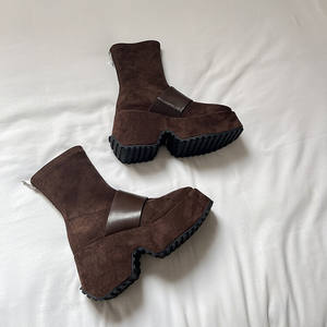 Botas de media pantorrilla ajustadas, modernas y versátiles para mujer, para otoño e invierno, con tacones gruesos. - Product Image 2