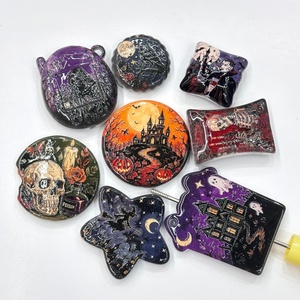 Cuentas acrílicas de dibujos animados de Halloween con diseños de Castillo y Bruja, para llaveros DIY, colgantes para teléfono y colgantes para bolso, suministros de abalorios variados - Product Image 1