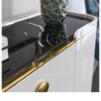 Meuble de salon moderne en MDF avec plusieurs tiroirs, console avec plateau en marbre et armoire latérale à structure en acier inoxydable