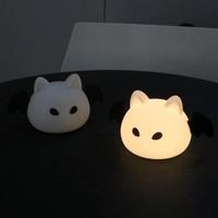 Lampes de nuit en forme de chauve-souris les plus vendues et populaires, en caoutchouc naturel doux et mignon, suspendables, fabriquées en Chine, disponibles en gros