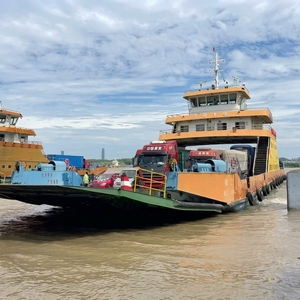 Traghetto RoRo Personalizzabile per il Fiume Yangtze in Vendita, Imbarcazione con Ponte Ampio per il Trasporto di Camion Pesanti e <span class=keywords><strong>Automobili</strong></span> - Product Image 3