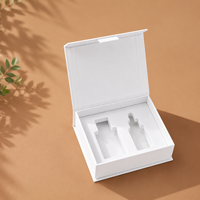 Boîte cosmétique rigide magnétique personnalisée, boîte cadeau en papier recyclable avec insert en mousse personnalisé pour l'emballage de sérum en 2 pièces