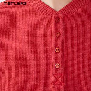 Camiseta Henley de Manga Corta con Cuello en V, Estilo Urbano Personalizado, Rayas Rojas, Mezcla de Algodón, Corte Regular, Tejido Grueso, Deportiva, para Hombre - Product Image 3