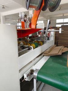 <span class=keywords><strong>Engrapadora</strong></span> de Cartón Manual de Doble Servomotor Tipo Paso a Paso - Product Image 2