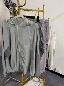 <span class=keywords><strong>City</strong></span> Streetwear Jogging Costume Unisexe Survêtement 2 Pièces Ensemble Gym Fitness Survêtement Survêtement Athlétique Nylon Coupe-Vent Ensembles - Product Image 3