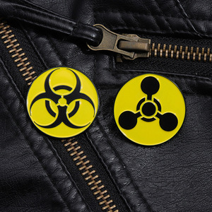 Broche de esmalte con 3 colores, símbolo de advertencia amarilla de radiación y marcas bioquímicas para mochila - Product Image 3
