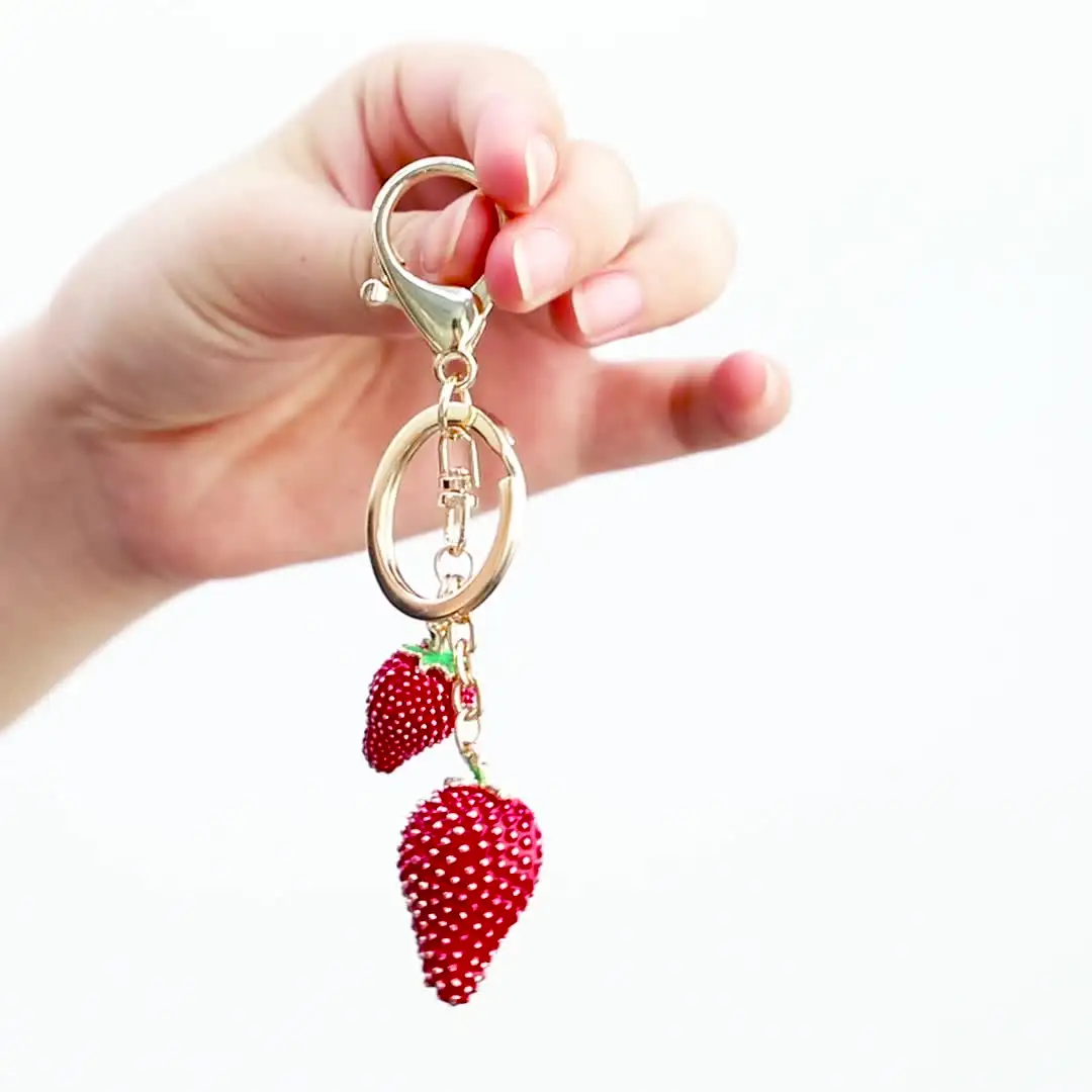 Rhinestone Strawberry Keychain Sparkling Car Key Ring Key Holder Pendant Fruit Design Bag Hanging Decorations Purse for Women