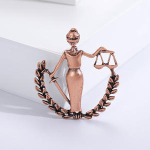 Broche de Aleación con Diseño de Insignia Legal 'Justice', Chapado en Oro, Color Personalizado, Duradero, Moderno, con Cristales de Estrás, Joyería, Regalo para Fiesta - Product Image 4
