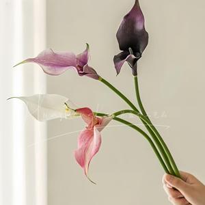 ช่อดอกคาลล่าลิลลี่ประดิษฐ์ วัสดุ EVA คุณภาพสูง เหมาะสำหรับตกแต่งงานแต่งงานและบ้าน - Product Image 1