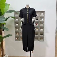 Vente en gros de vêtements de boutique : Nouvelle robe d'été tendance pour femme, col montant, simple boutonnage, coupe ajustée aux hanches