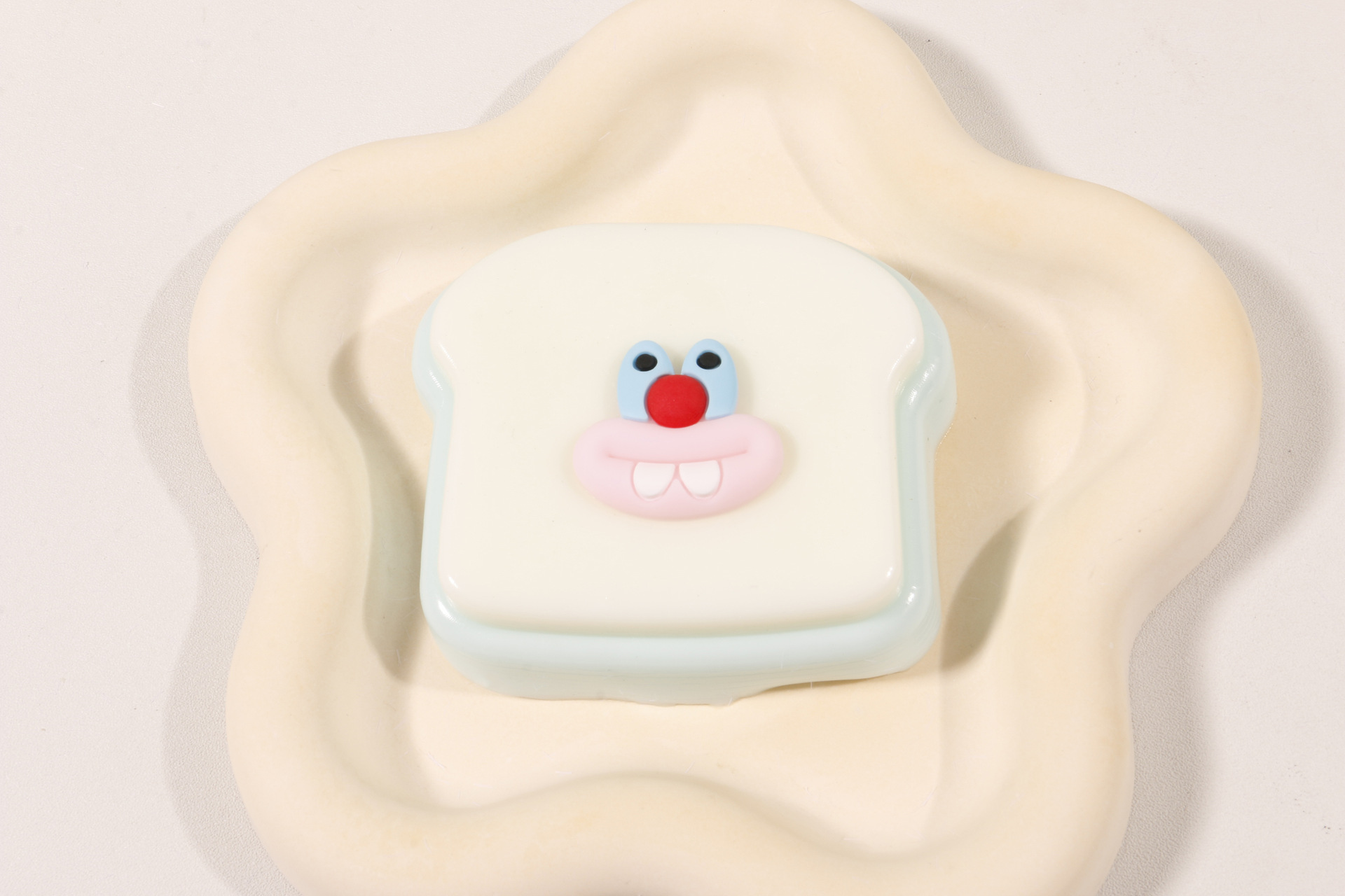 20700-ขนมปังปิ้งสีเขียวอ่อนพร้อมอารมณ์สกุชชี่