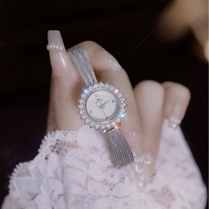 Reloj de Pulsera Elegante para Mujer BS New Bee Sis, Diseño Retro Griego con Flores, Caja de Aleación, Movimiento de Cuarzo - Product Image 4