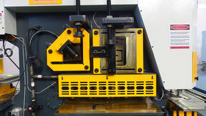 Serie HS Q35Y-50 250t CNC ferronnier hydraulique de l'usine Daramco en Chine fabriqué par des experts - Product Image 4