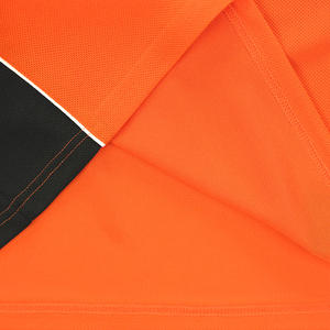 เสื้อฟุตบอลระบายอากาศแขนสั้นตัดคอนทราสต์สไตล์ย้อนยุคออกแบบได้ตามต้องการ - Product Image 5