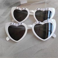 Forme de coeur mariée à être lunettes demoiselle d'honneur équipe mariée lunettes de soleil décorations de douche nuptiale fournitures de douche nuptiale