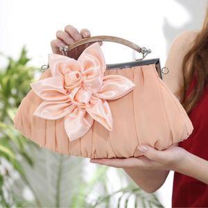 Pochette de soirée élégante à motif floral <span class=keywords><strong>pour</strong></span> femme, sac à main de mariée, sac de fête multicolore en stock, vente en gros - Product Image 1