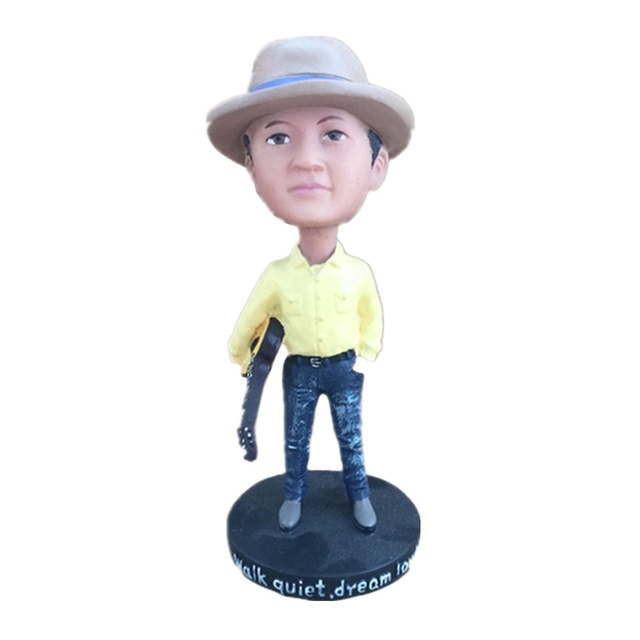 Customized Asian Musician Bobble Head Dolls Music Player Figurine
