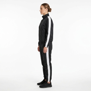 Ensemble coupe-vent noir pour femme, survêtement sportif deux pièces avec veste zippée et pantalon de jogging - Product Image 2