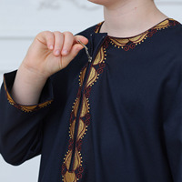 Nouvelle Collection 2026 : Qamis Bleu Marine pour Garçons avec Broderie Dorée – Robe Arabe Musulmane pour Enfants, Vêtement Islamique Jubba pour Ramadan et Aïd