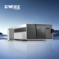 Machine de découpe laser à fibre CNC haute puissance Raycus/IPG avec commande Cypcut et table d'échange entièrement fermée Hiwin pour tôles métalliques