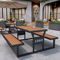 Outdoor All-in-One Wasserdichtes Sonnenfestes Korrosionsbeständiges Klappbares Tisch-Stuhl-Set Modernes Holz Integriertes Essgruppen-Set
