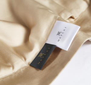 Bán Buôn Sản Phẩm Bông Duvet Cover Quilt Giường <span class=keywords><strong>Comforter</strong></span> Dâu Lụa Duvet Mùa Đông Tùy Chỉnh Kích Thước Nữ Hoàng Vua Lụa Chèn Duvet - Product Image 6