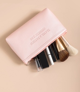 Sac cosmétique en PU avec logo personnalisé Pochette de maquillage de <span class=keywords><strong>voyage</strong></span> rose de marque privée de luxe Sacs cosmétiques professionnels en cuir de grande capacité - Product Image 4