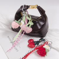 Breloques de porte-clés en crochet faites à la main JS Wholesale, personnalisées, motifs fleurs, aliments, animaux, pour sacs et pochettes de femmes et filles, fournitures en gros