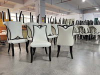 Chaise de banquet de luxe classique pour événements, mariages, restaurants et hôtels, en bois massif de caoutchouc, rembourrée, laquée à pores fermés