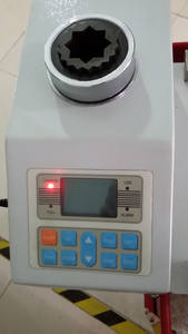 Calibrateur de clé dynamométrique numérique 1000N.m avec 4 adaptateurs et écran LCD - Product Image 3