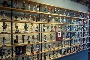 Figurine de joueur de football personnalisée en résine, artisanat, statue de <span class=keywords><strong>Kylian</strong></span> Mbappé, figurine de joueur de football, souvenir, cadeau - Product Image 6