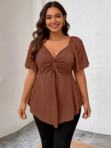 Top Peplum de Talla Grande Marrón Chocolate con Cuello en V, Frente Cruzado, Manga con Volantes, Bordado de Ojales y Dobladillo Asimétrico - Product Image 1