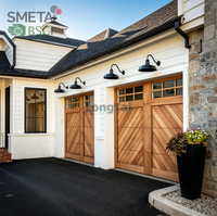 Puerta de Garaje de Madera Sólida de Lujo LONGTAI con Diseño de Ventana Arqueada para Villas de Alta Gama