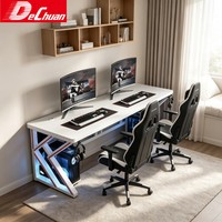 Bureau de jeu double moderne blanc avec structure métallique triangulaire et deux compartiments pour tours d'ordinateur