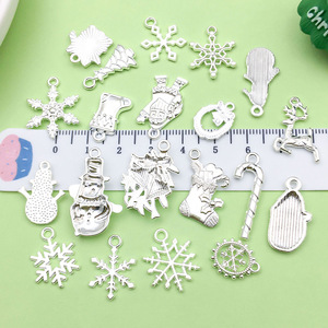 Pendentifs de Noël en alliage de zinc argenté pour la fabrication de bracelets, accessoires de bijoux DIY, formes variées : flocon de neige, Père Noël, clochettes - Product Image 5